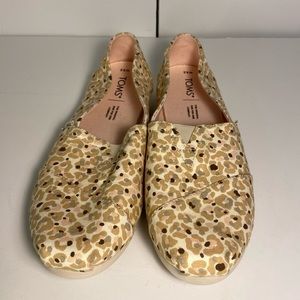 Toms womens Size 8.5 Leopard Print Design